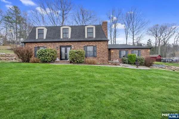 40 Alvin Road, West Milford, NJ 07480