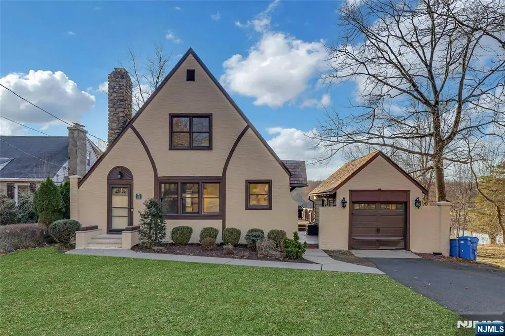 10 W Lake Drive, Packanack Lake, NJ 07470 - #1