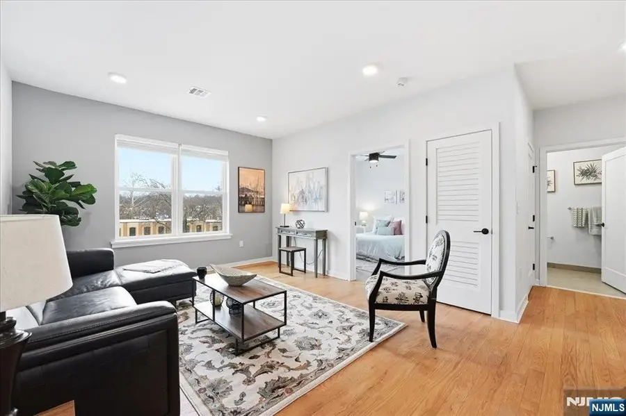 660 Bloomfield Avenue 406, Bloomfield, NJ 07003 - #2