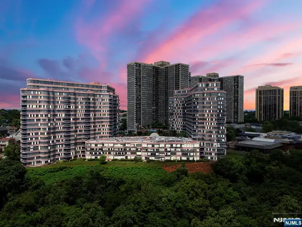 100 Carlyle Drive 14G-NORTH, Cliffside Park, NJ 07010