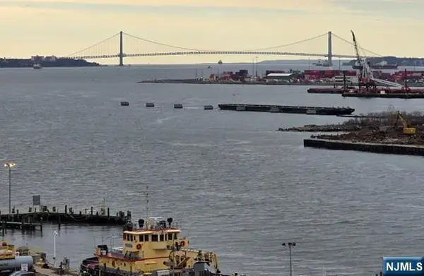 100-81 Shearwater, Jersey City, NJ 07305