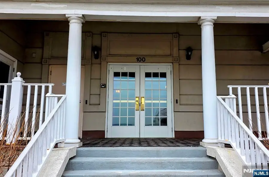 100-81 Shearwater, Jersey City, NJ 07305 - #2