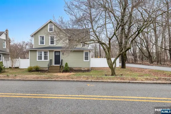 113 Meadowbrook Avenue, Wanaque, NJ 07465