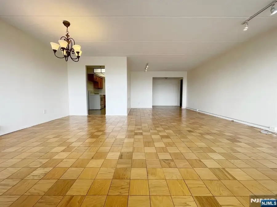 1600 Center Avenue 9C, Fort Lee, NJ 07024 - #3