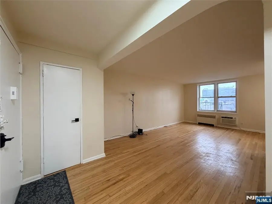 2160 Center Avenue 4R, Fort Lee, NJ 07024 - #3