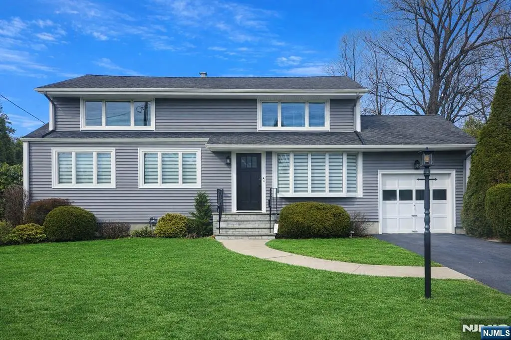 217 Sweetbriar Place, Paramus, NJ 07652 - #1