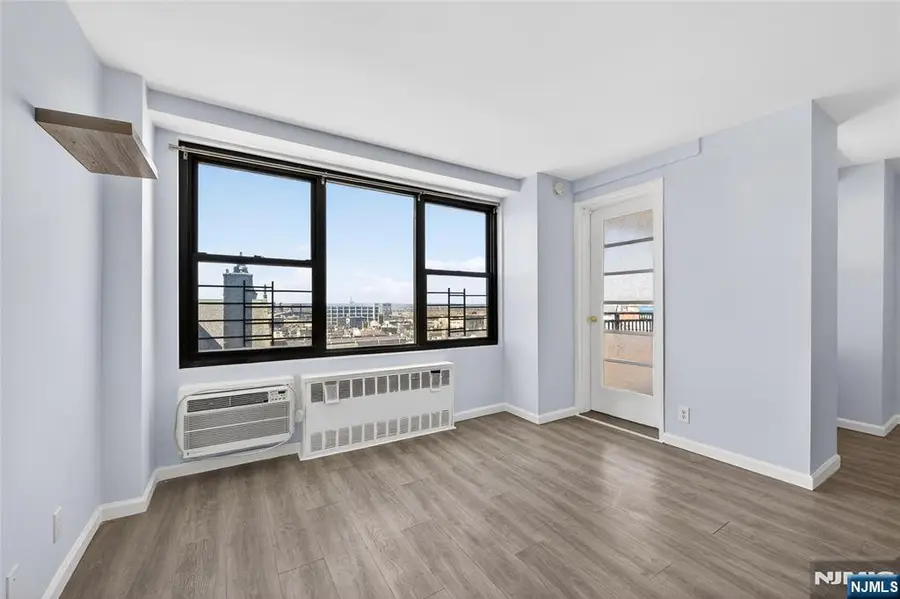 10 Huron Avenue 8J, Jersey City, NJ 07306 - #3