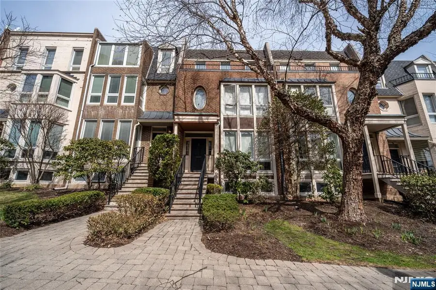 130 Kensington Drive, Fort Lee, NJ 07024 - #2