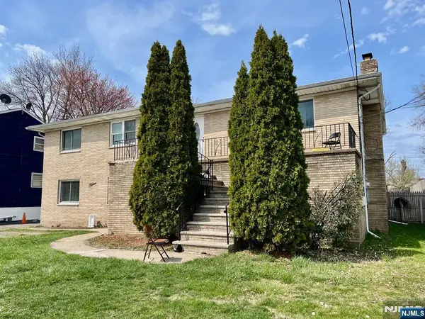 15 Vogt Lane, Little Ferry, NJ 07643