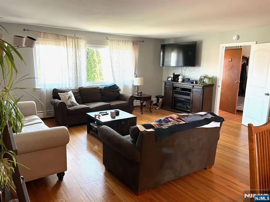 15 Vogt Lane, Little Ferry, NJ 07643 - #2