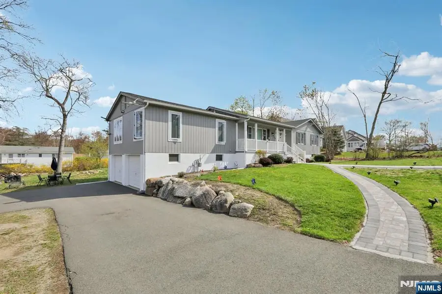 24 Yacht Club Drive, Lake Hopatcong, NJ 07849 - #2
