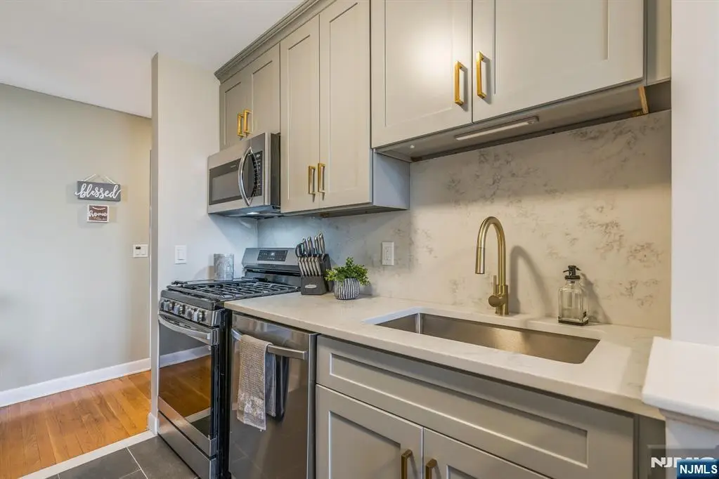 605 Grove Street 15 L, Clifton, NJ 07013 - #1