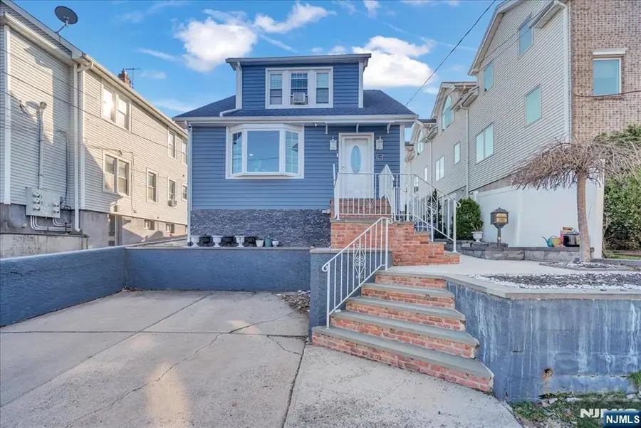 644 Valley Brook Avenue, Lyndhurst, NJ 07071 - #2