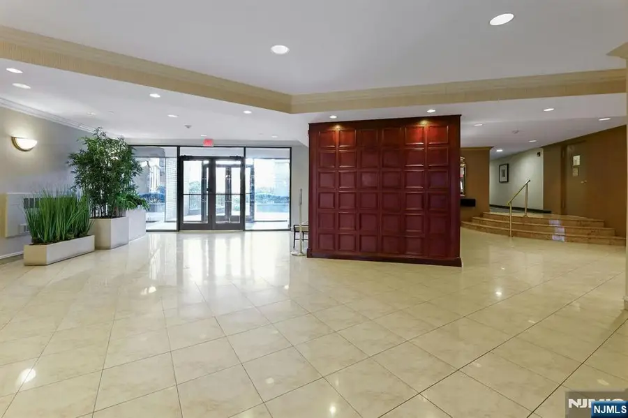 2200 N Central 15G, Fort Lee, NJ 07024 - #3