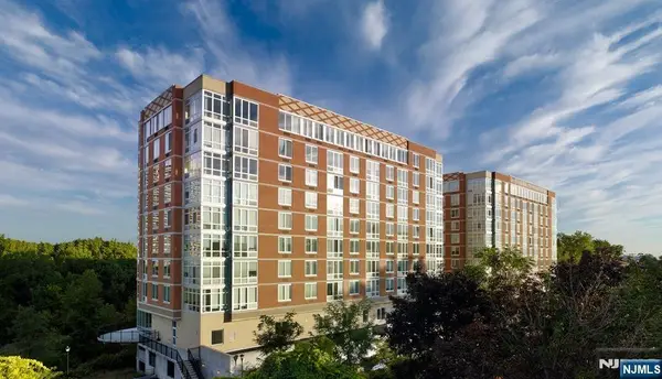 600 12th Street 810, Palisades Park, NJ 07650