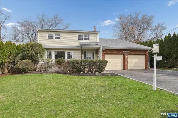 619 Cadmus Court, Teaneck, NJ 07666