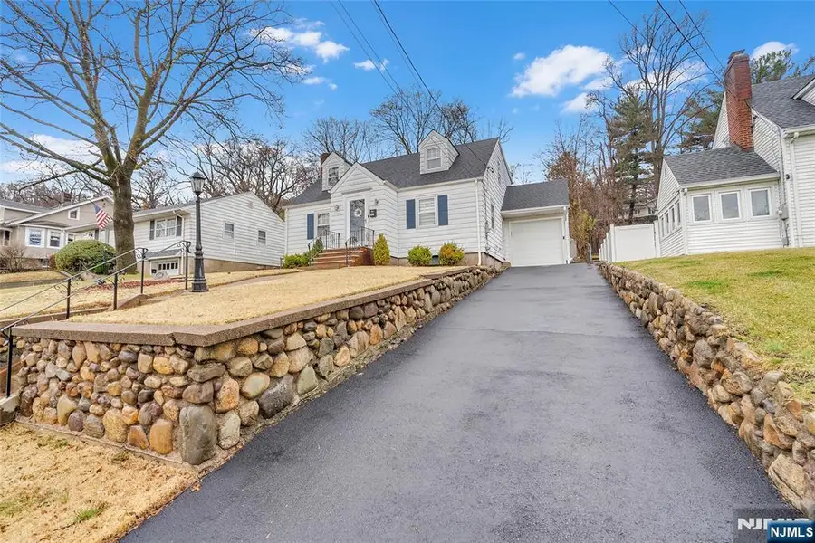 154 Watchung Drive, Hawthorne, NJ 07506 - #3