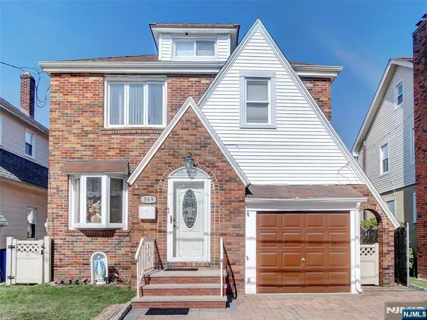 569 Monroe Place, Ridgefield, NJ 07657