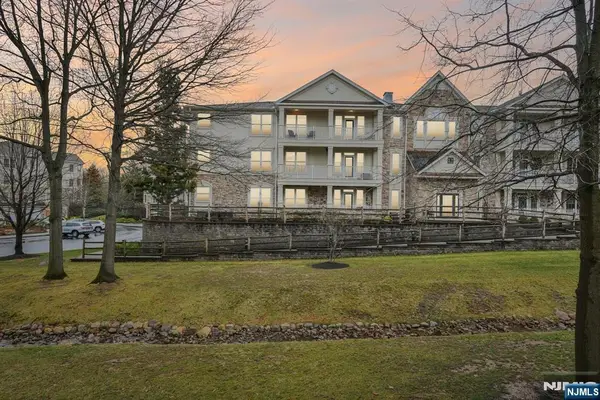 1209 Holly Lane 141, Cedar Grove, NJ 07009