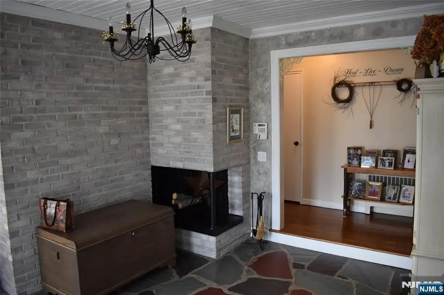 668 Hillsdale Avenue, Hillsdale, NJ 07642 - #3