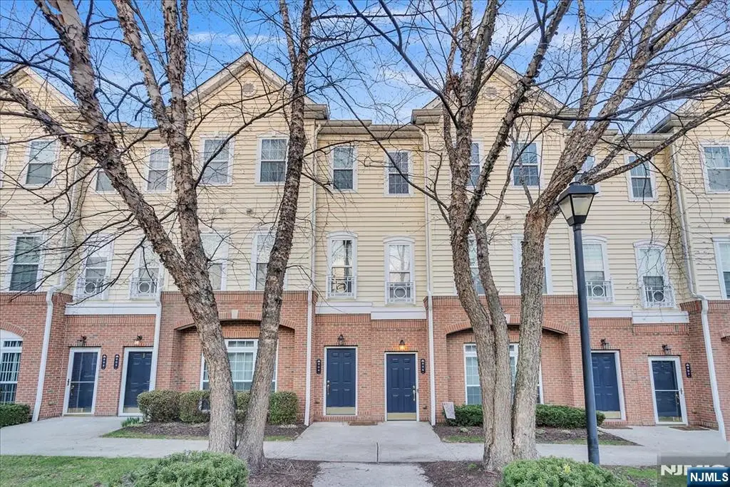 906 Memorial Drive, Belleville, NJ 07109 - #1