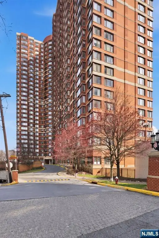 100 Old Palisade 2313, Fort Lee, NJ 07024