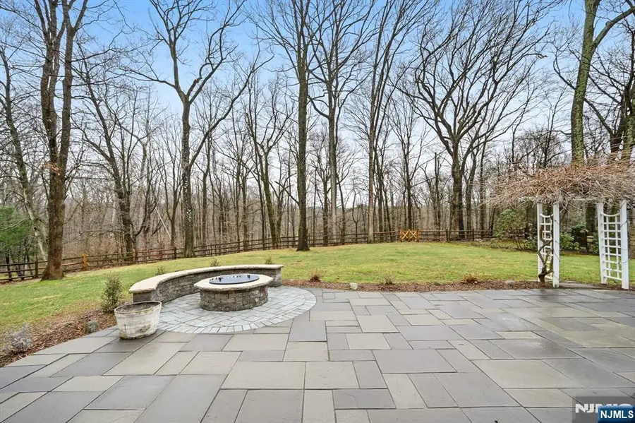 26 Valley Lane, Upper Saddle River, NJ 07458 - #3