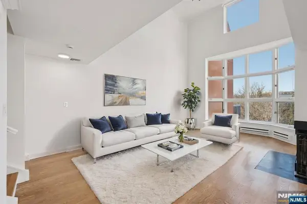 316 Thornton Court T316, Edgewater, NJ 07020