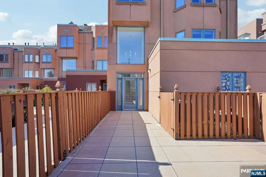 316 Thornton Court T316, Edgewater, NJ 07020 - #3