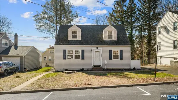 316 15th Place, Prospect Park, NJ 07508