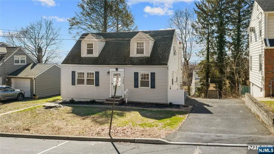 316 15th Place, Prospect Park, NJ 07508 - #2