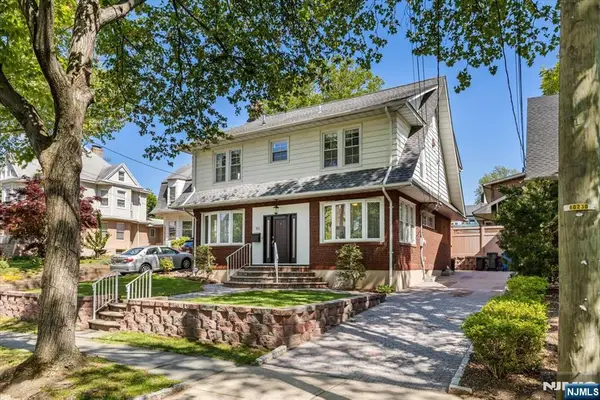 65 Lincoln Avenue, Rutherford, NJ 07070