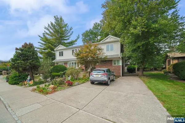 1003 Cumbermeade Road, Fort Lee, NJ 07024