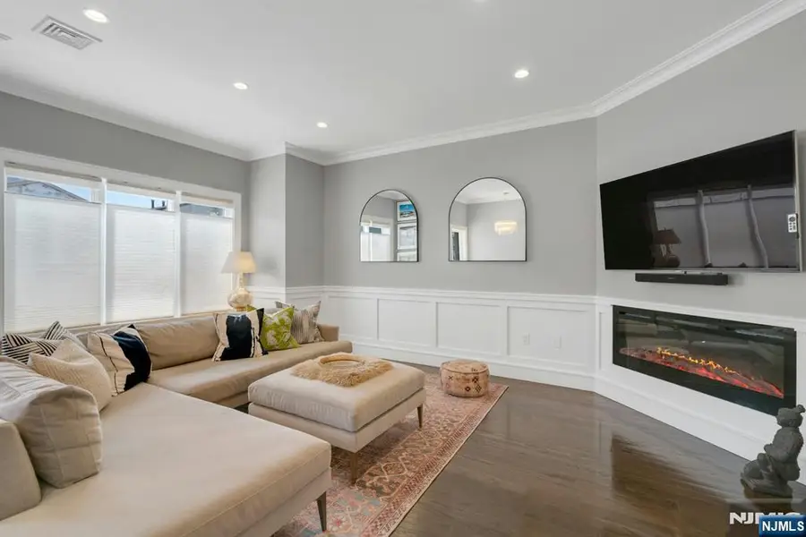 387 Lincoln Avenue B, Cliffside Park, NJ 07010 - #2