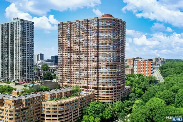 100 Old Palisade Road 803, Fort Lee, NJ 07024