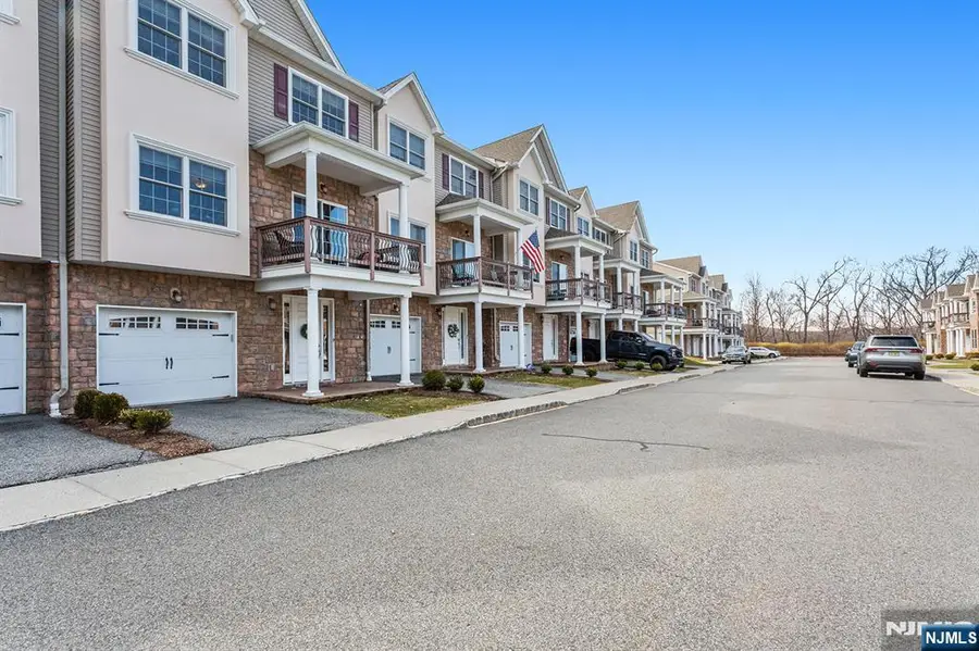 3 Brandon Court, Butler, NJ 07405 - #2