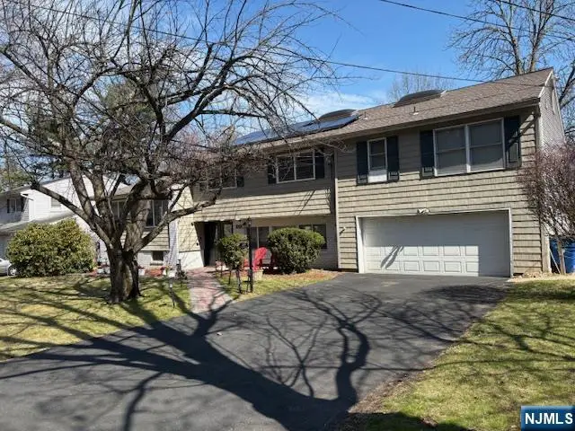 20 Cleveland Terrace, Pleasantdale, NJ 07052 - #1