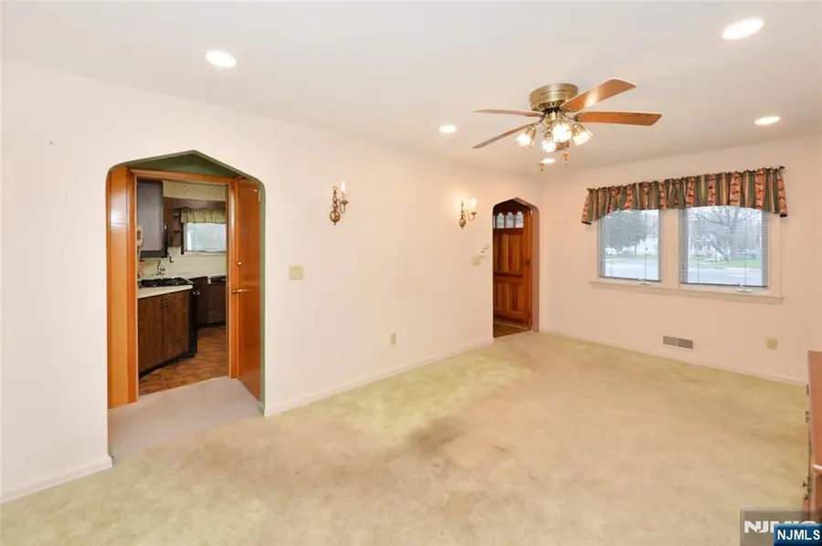 4-16 Plaza Road, Fair Lawn, NJ 07410 - #3