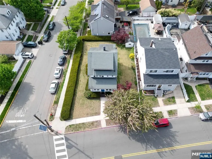 455 Stuyvesant Avenue, Lyndhurst, NJ 07071 - #2