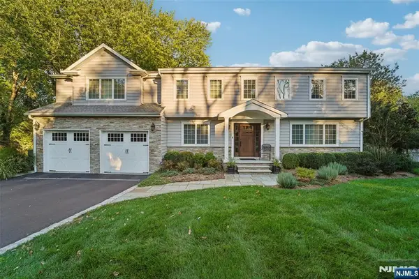 46 Van Blarcom Lane, Wyckoff, NJ 07481