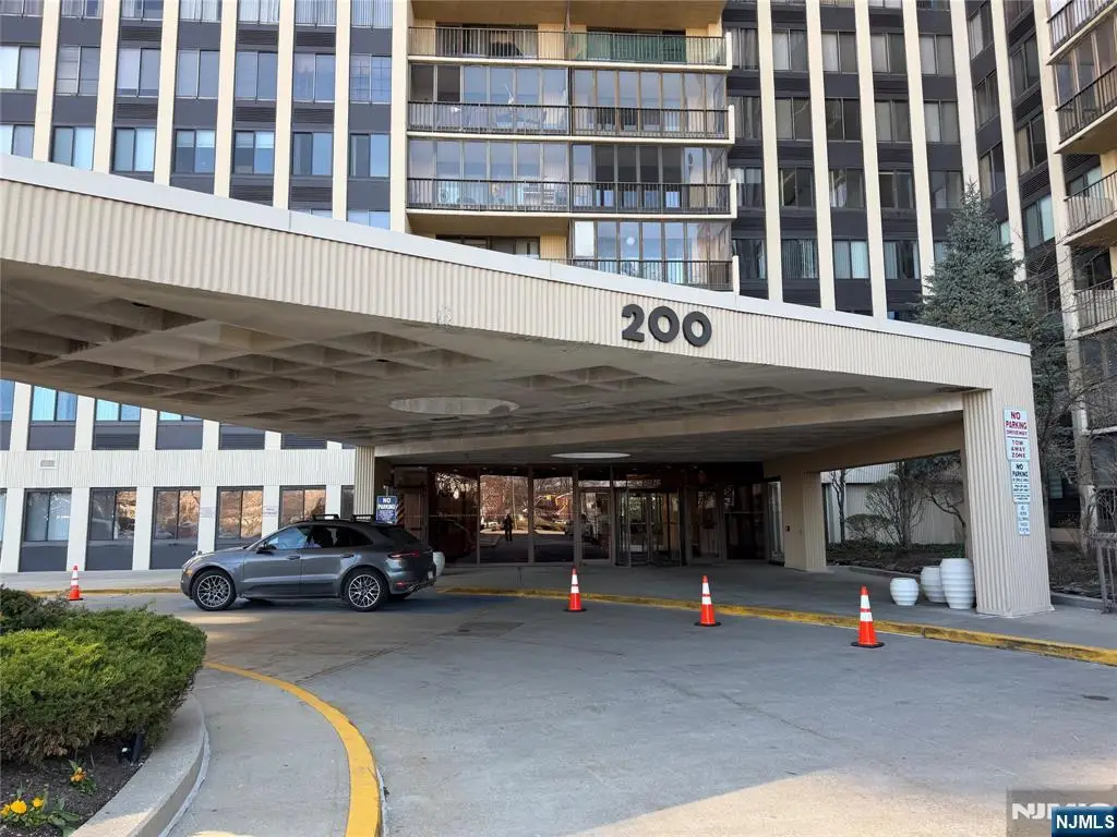 200 Winston Drive 1014, Cliffside Park, NJ 07010 - #1