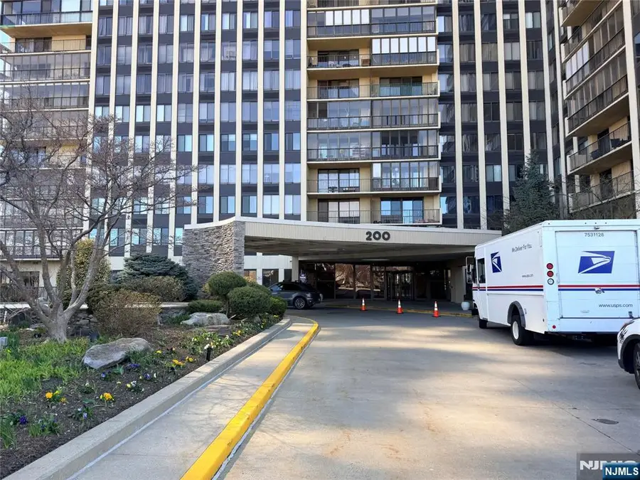 200 Winston Drive 1014, Cliffside Park, NJ 07010 - #2