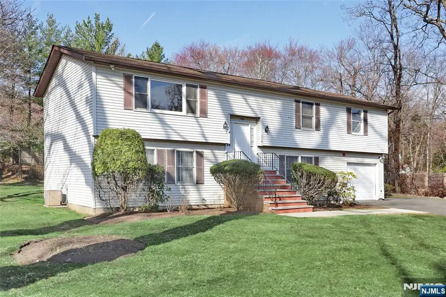 116 Hillside Avenue, Midland Park, NJ 07432 - #2