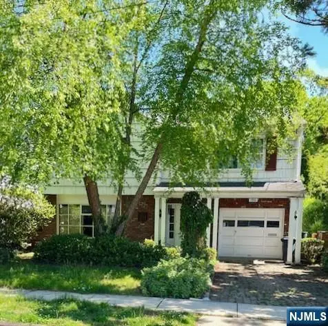 156 Cedar Avenue, Hackensack, NJ 07601