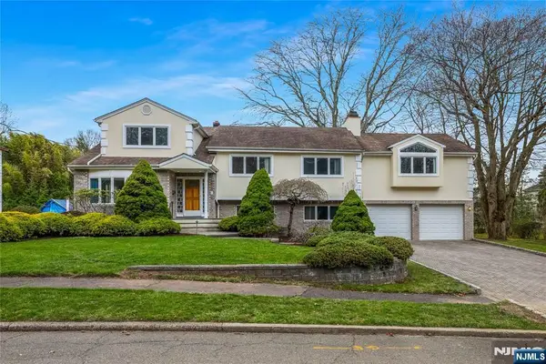31 Collins Avenue, Closter, NJ 07624