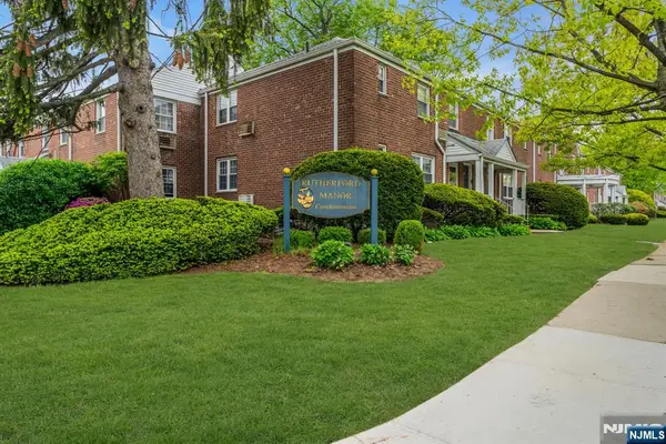 10 Clark Court, Rutherford, NJ 07070