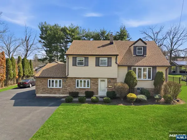 37 Farmingdale Road, Wayne, NJ 07470
