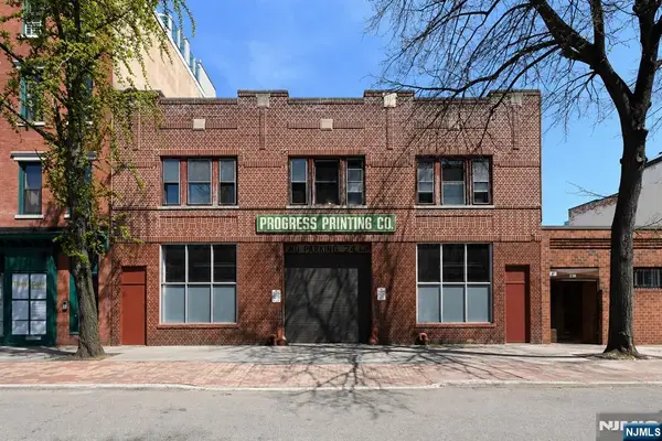 338 Montgomery Street, Jersey City, NJ 07302