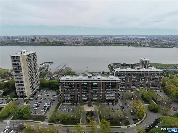 2 Horizon Road 1214, Fort Lee, NJ 07024