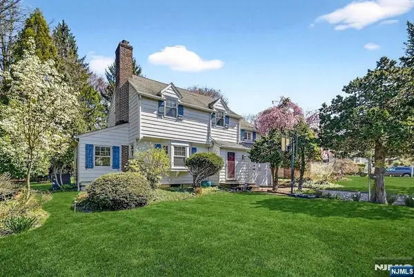 10 North Drive, East Brunswick, NJ 08816